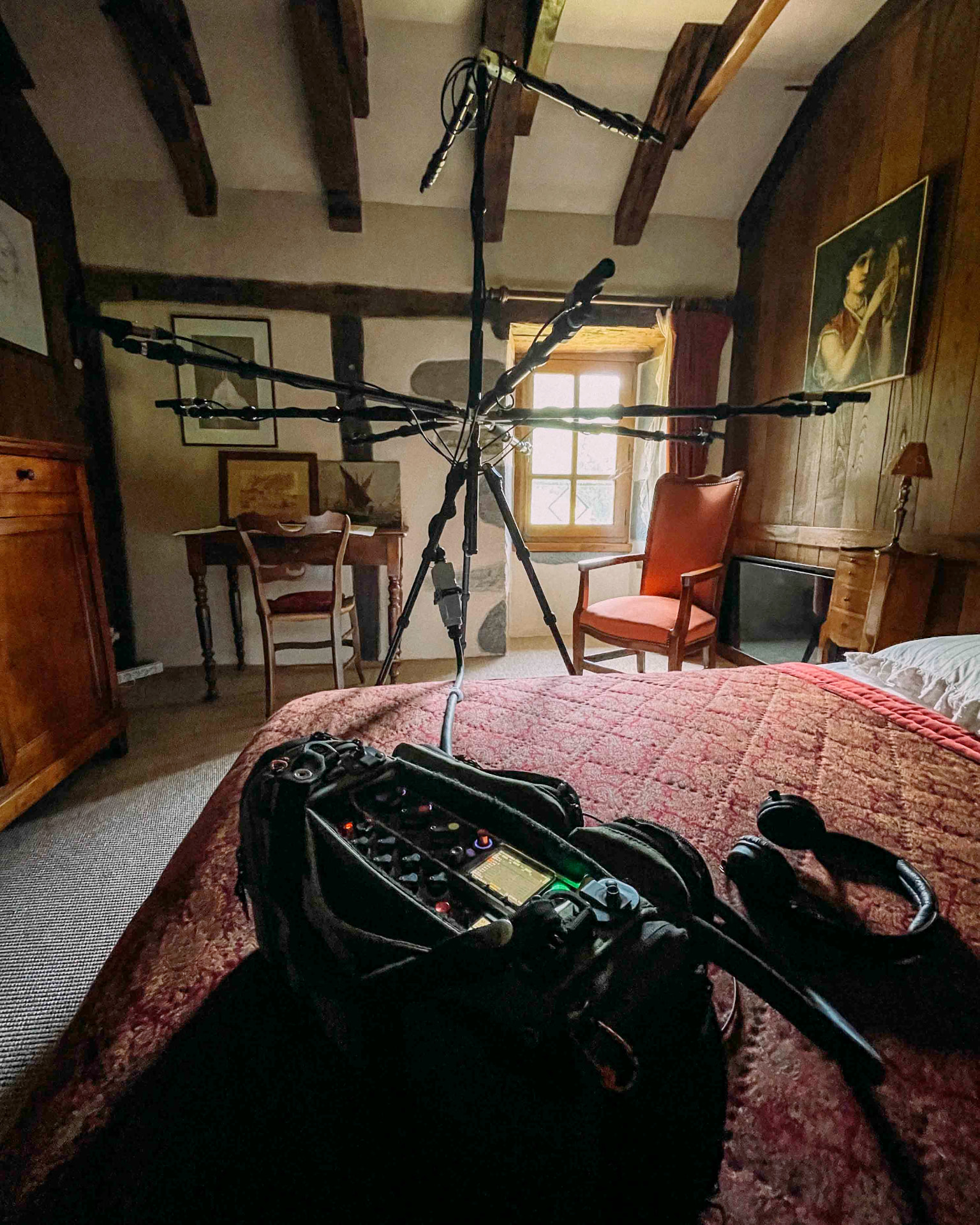 Audio Field ATMOS Tree microphone array set up in a bedroom with the recorder on the bed