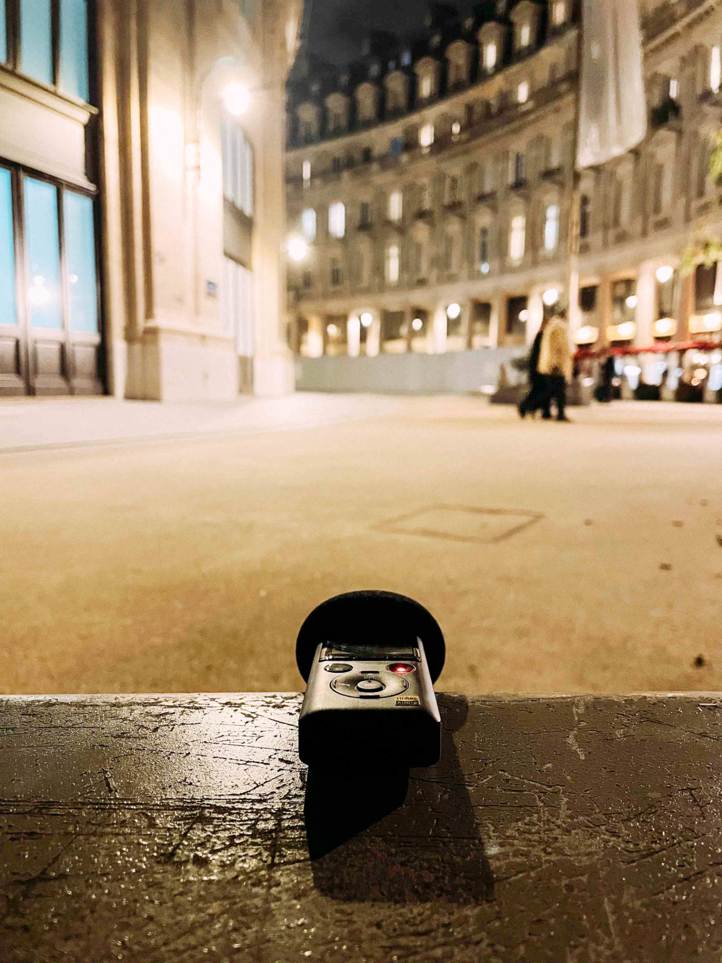 Sony PCM-A10 recording on a ledge in a Paris street at night