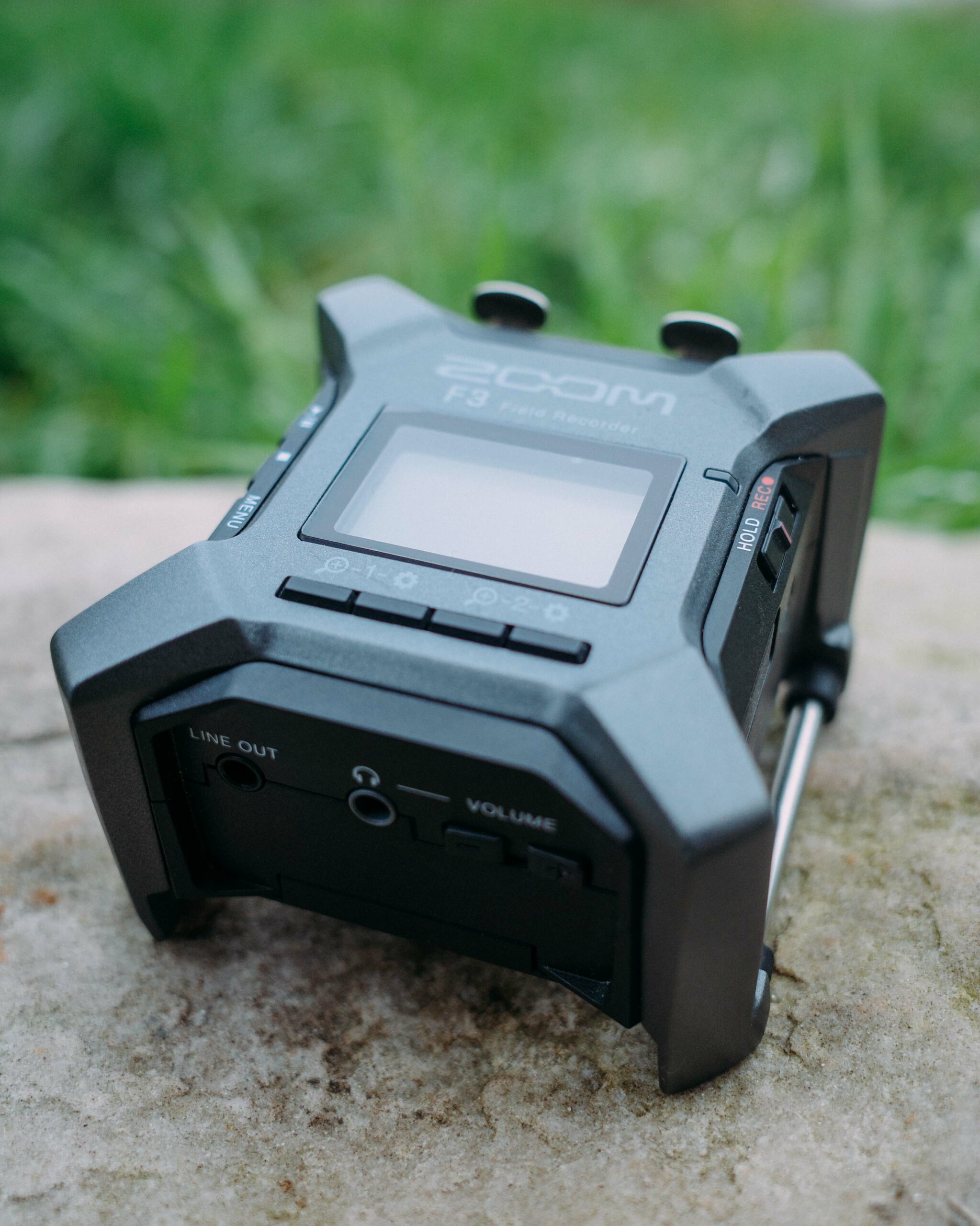 ZOOM F3 05