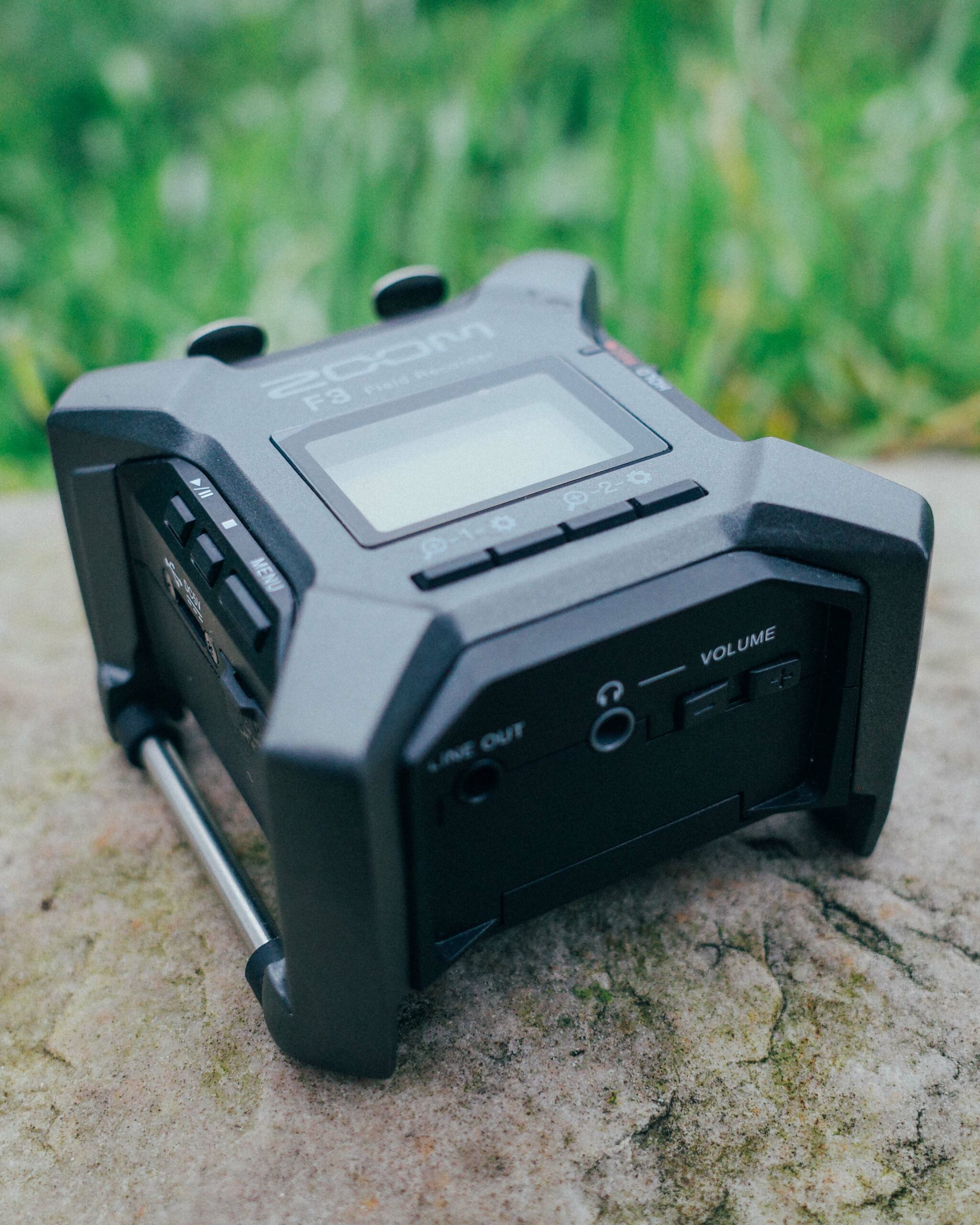 ZOOM F3 04