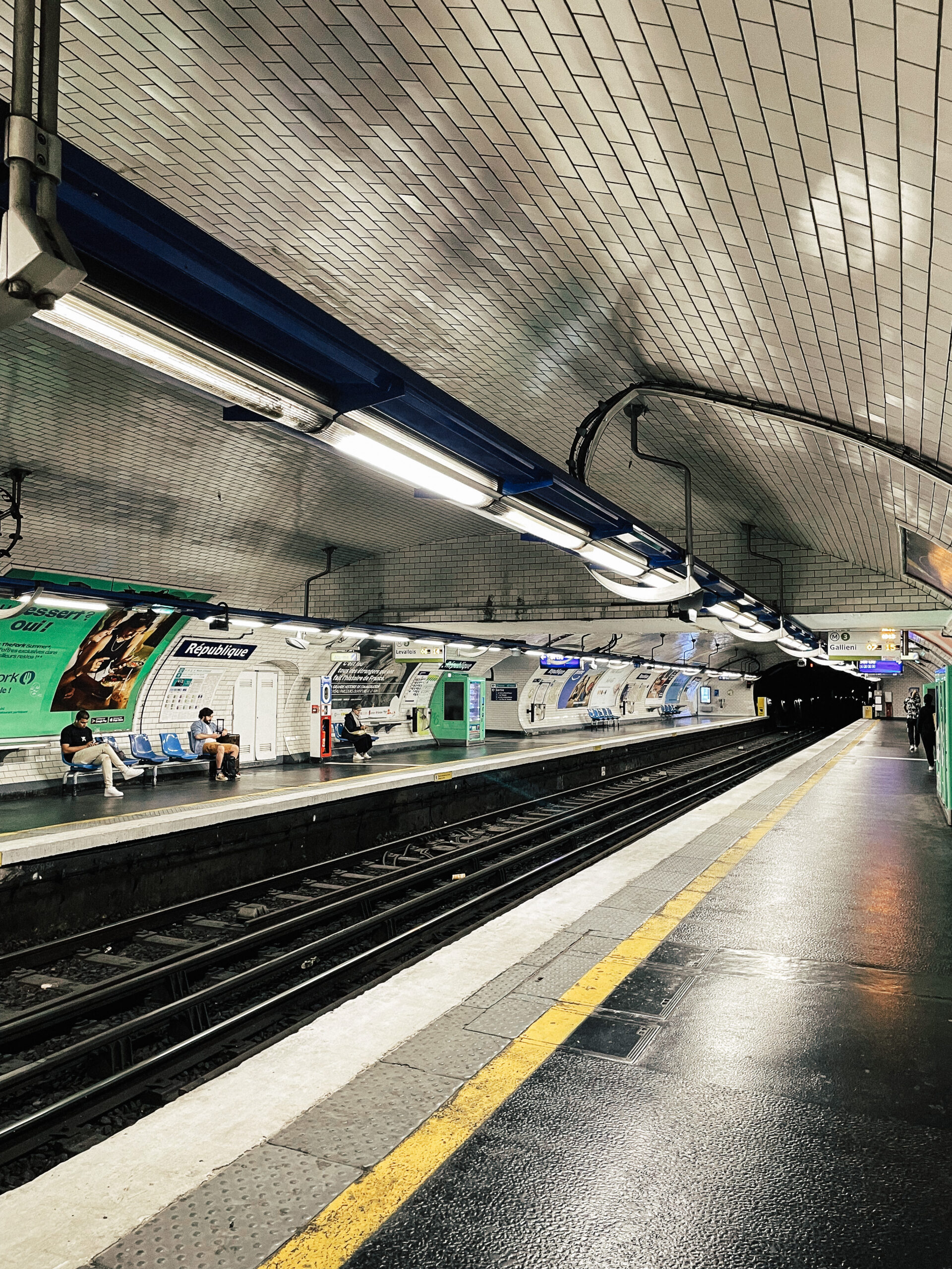 Field recording photograph from the Paris Underground sessions (16)